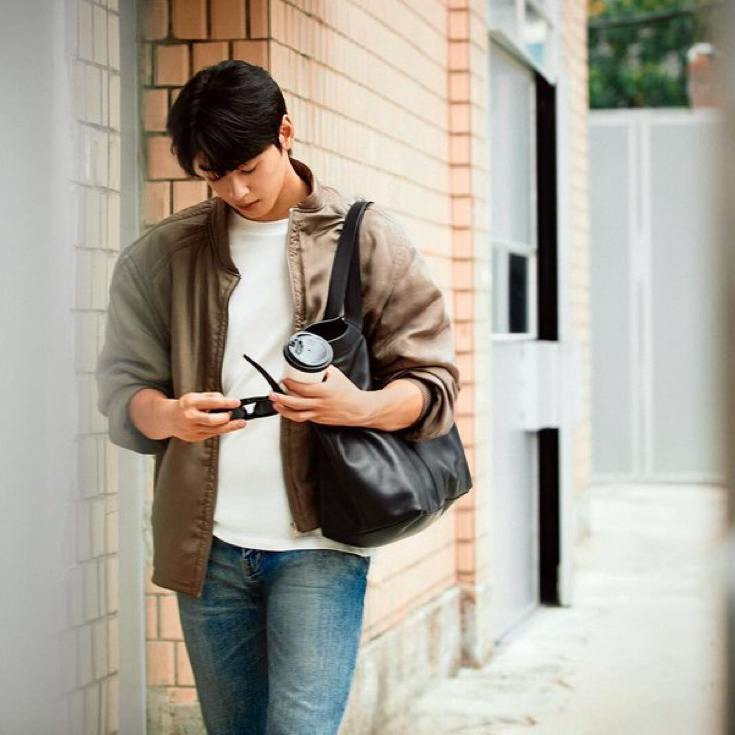 Recent activity shot of Cha Eunwoo