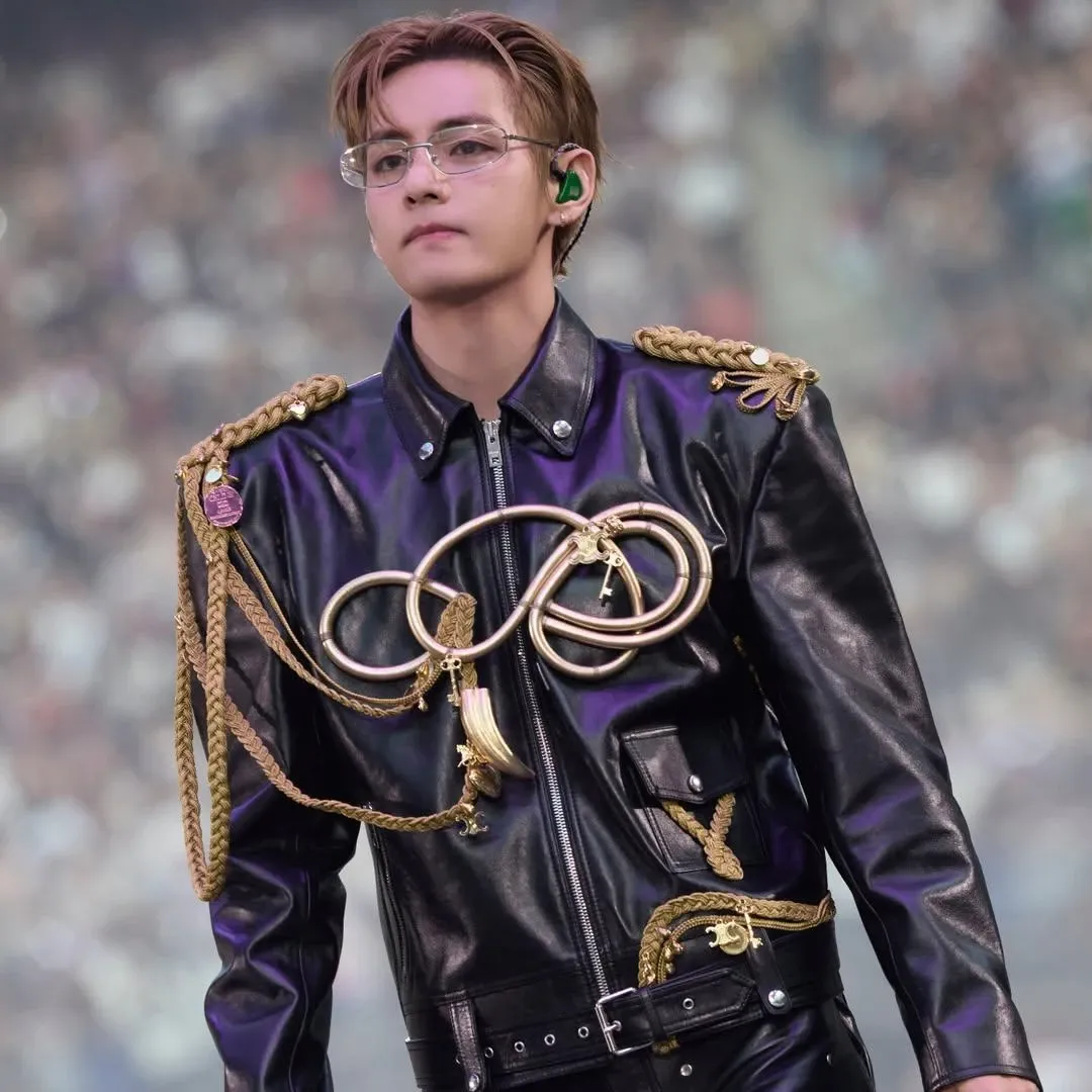 Recent activity shot of Kim Taehyung (V)