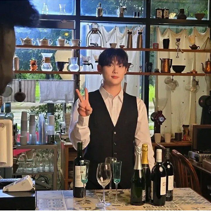 Behind-the-scenes cut of Choi Jaemyeong