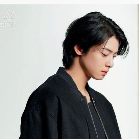 Latest photo of Cha Eunwoo