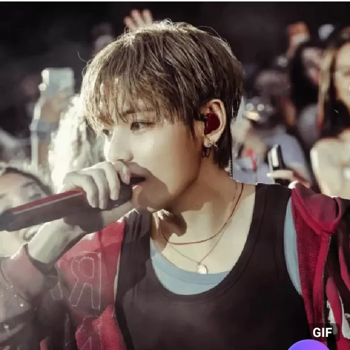Behind-the-scenes cut of Kim Taehyung (V)