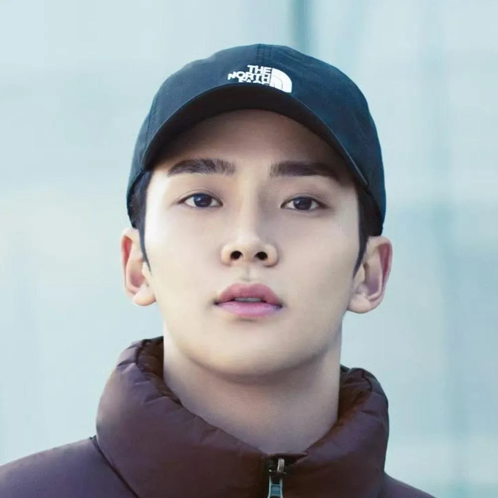 Momen yang diabadikan oleh penggemar Rowoon