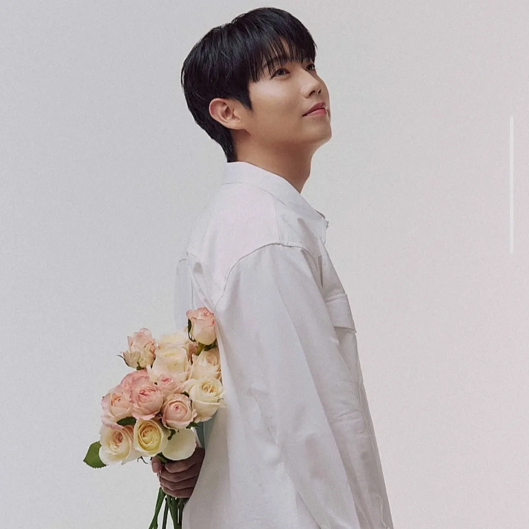 Latest photo of Son Taejin