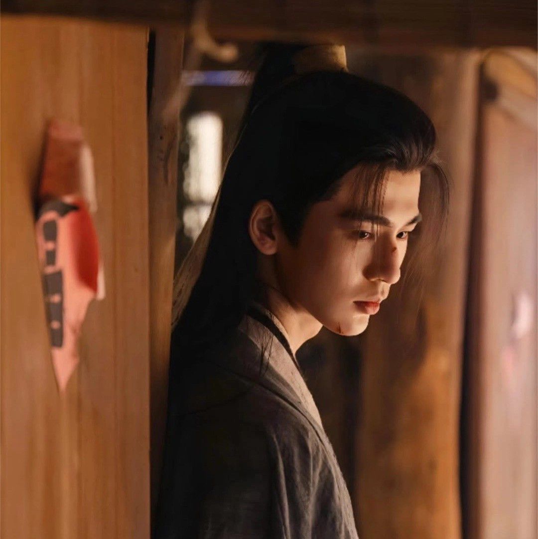 张凌赫的最新照片