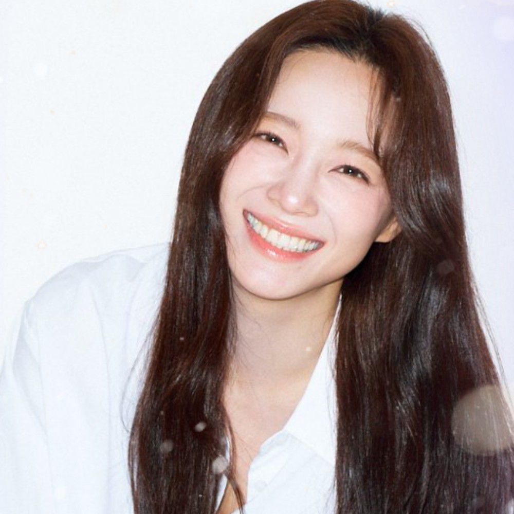 Behind-the-scenes cut of Kim Sejeong