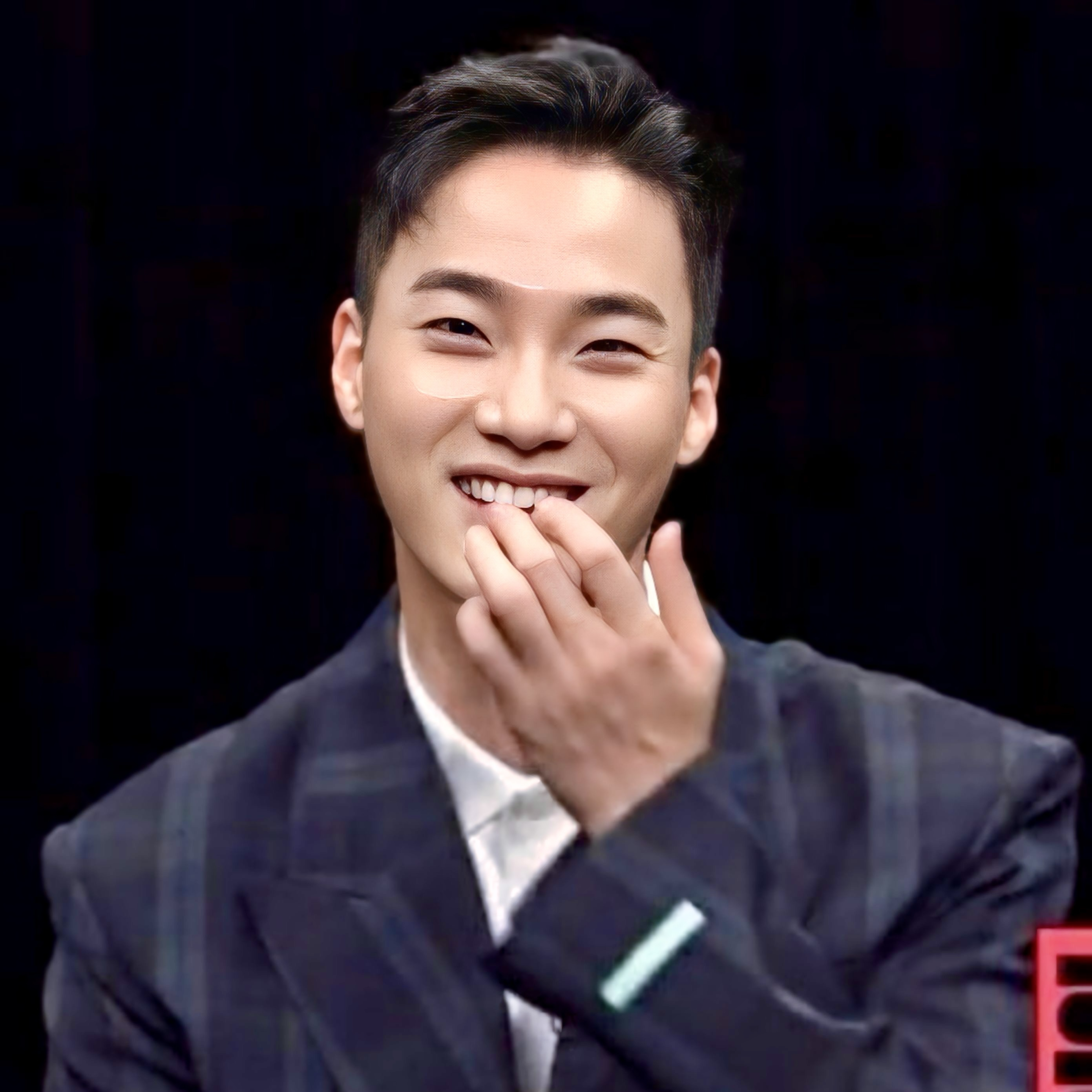 Behind-the-scenes cut of Lee Hongnae