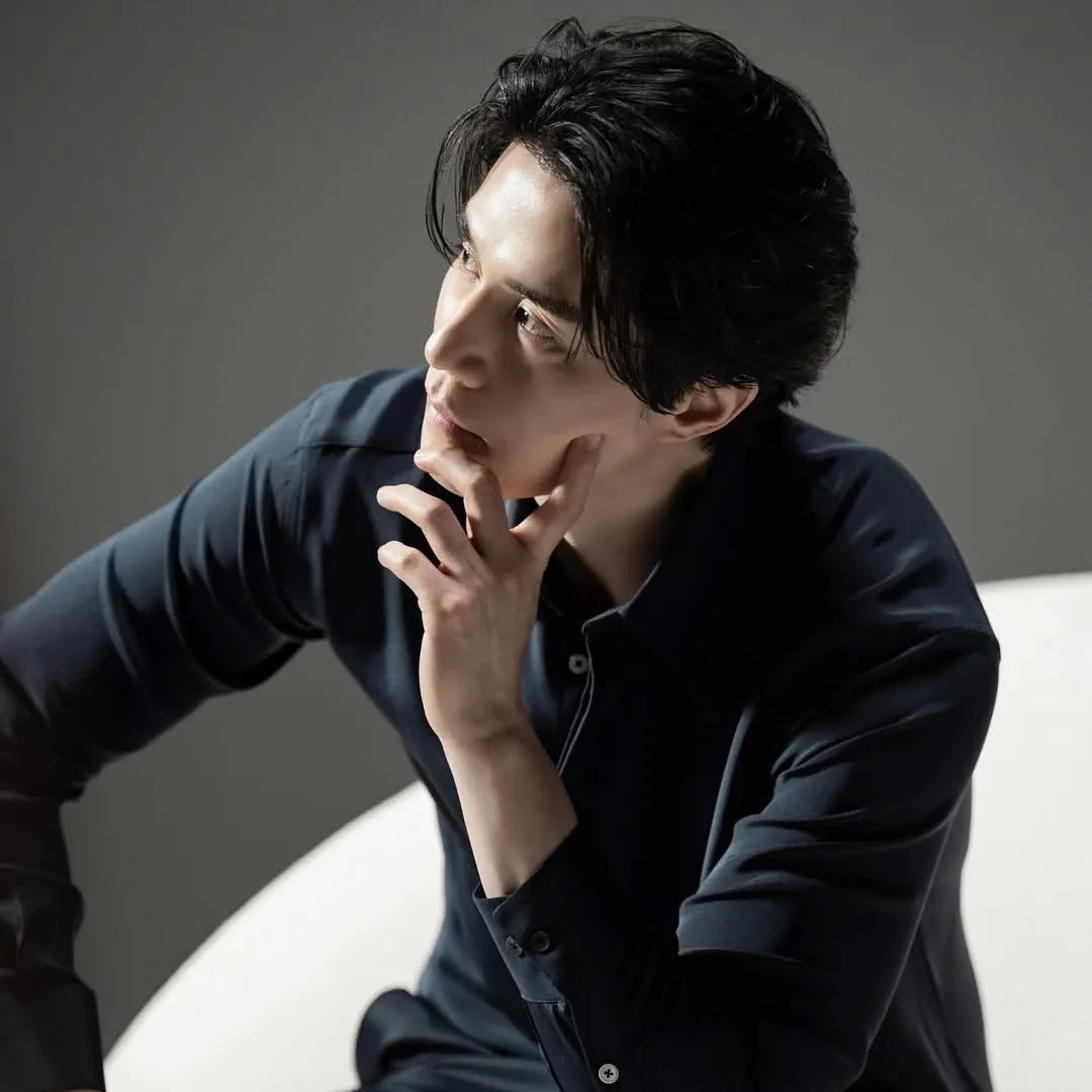 Recent activity shot of Lee Dongwook