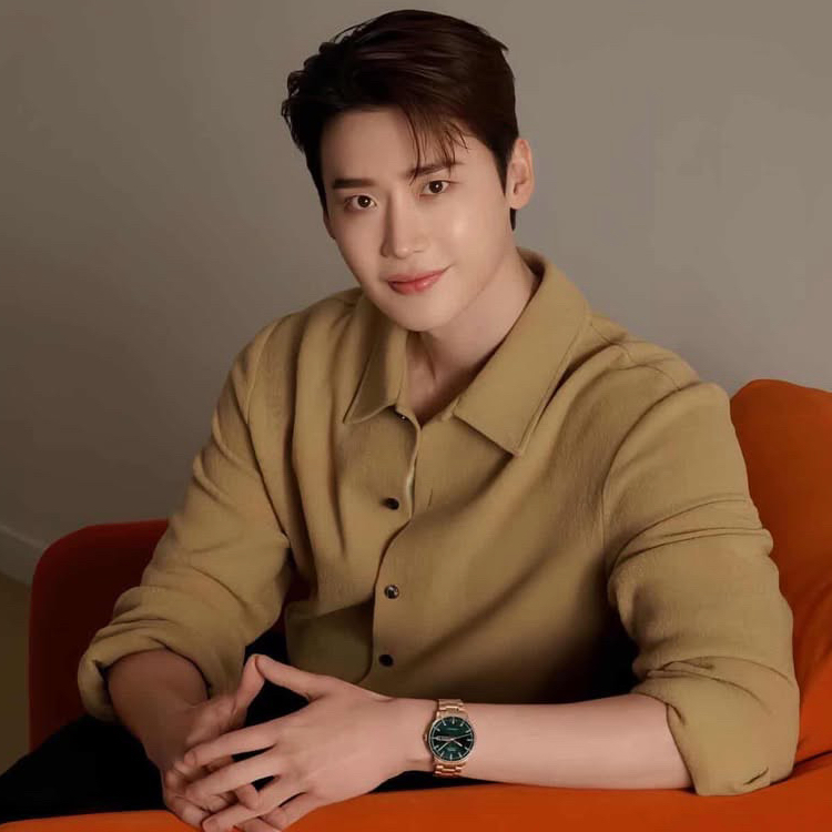 Latest photo of Lee Jongsuk