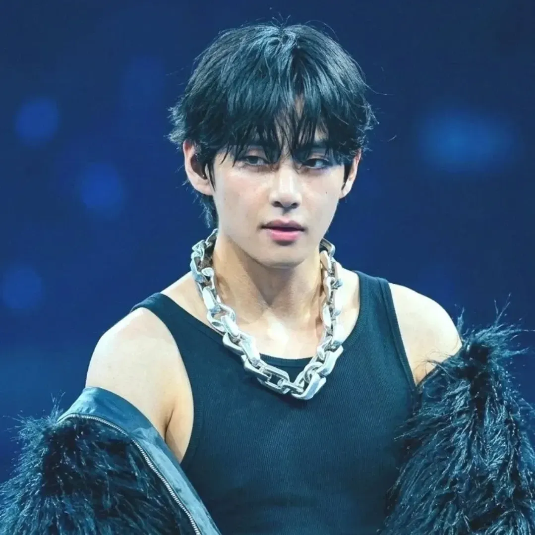 Recent activity shot of Kim Taehyung (V)