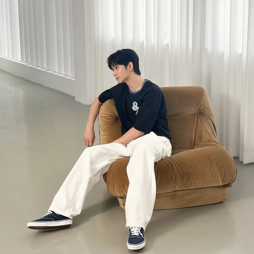 A moment captured by a fan of Kim Soohyun