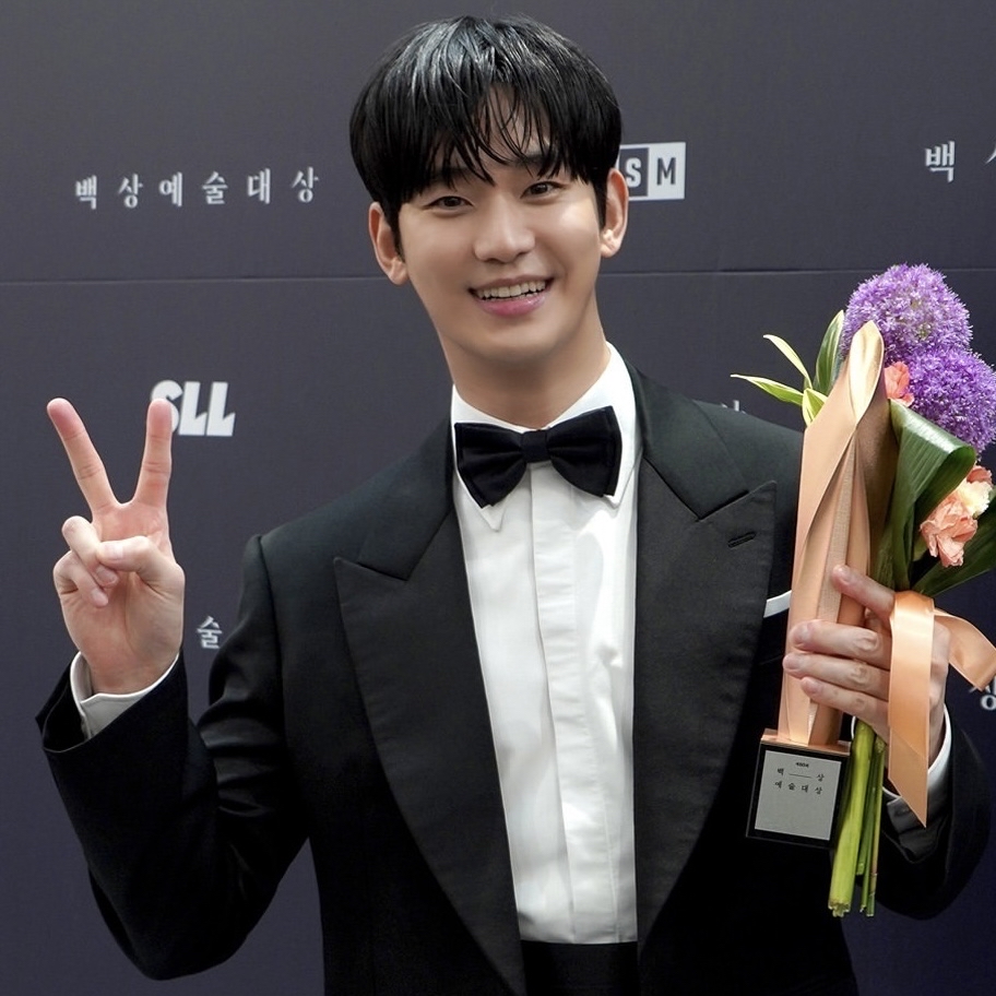 A moment captured by a fan of Kim Soohyun