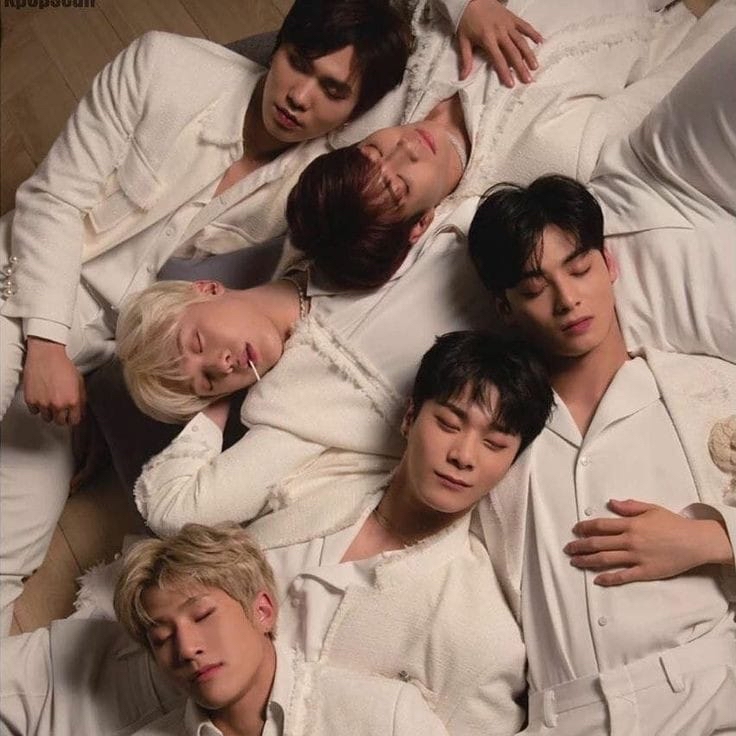 Recent activity shot of Cha Eunwoo