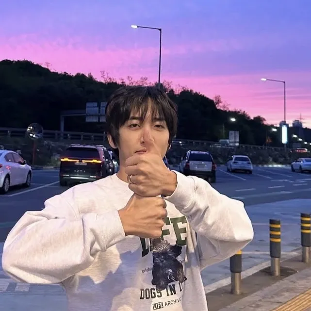 A moment captured by a fan of Lee Seungyoon