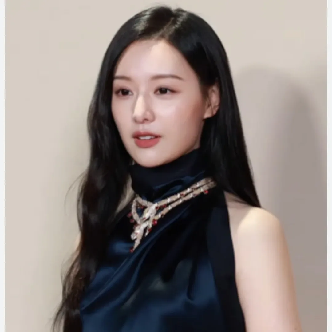 Recent activity shot of Kim Jiwon