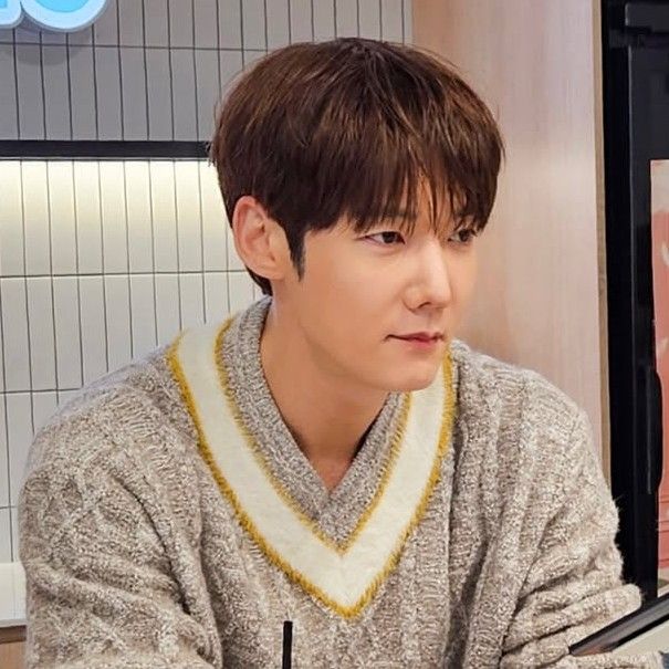 최진혁 최근 활동샷