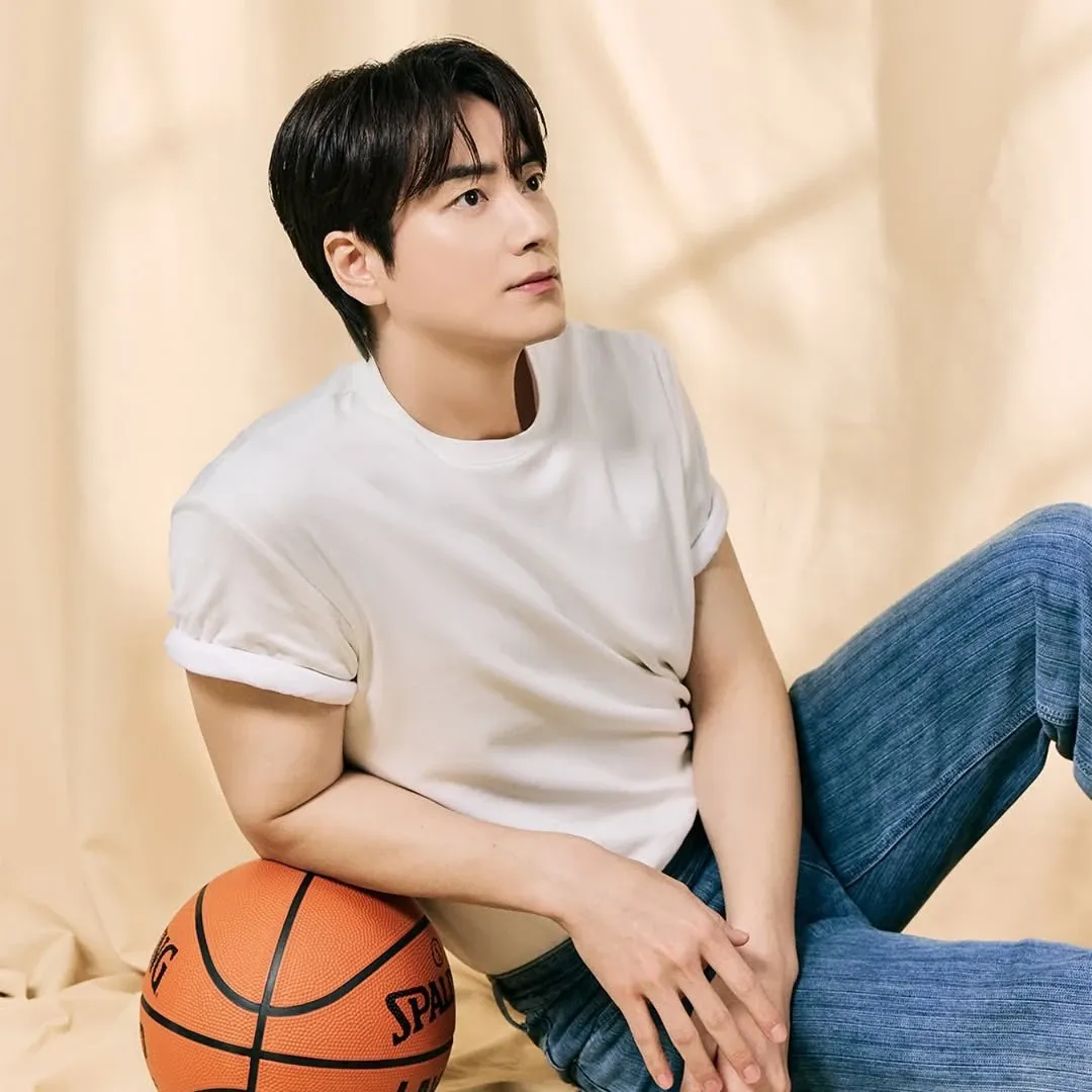 Recent activity shot of Lee Joonhyuk