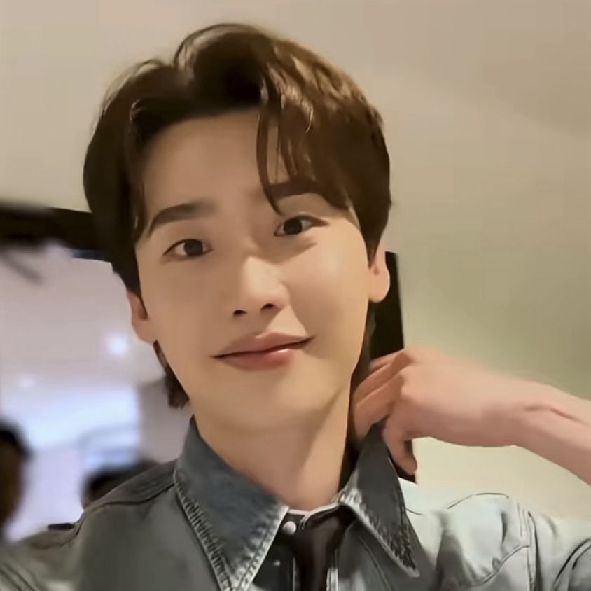 Latest photo of Lee Jongsuk
