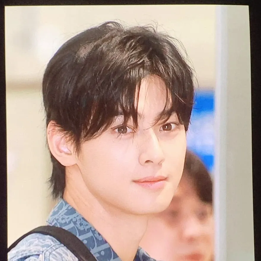 Latest photo of Cha Eunwoo
