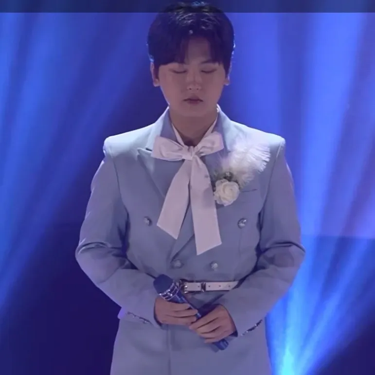 A moment captured by a fan of Park Sungon