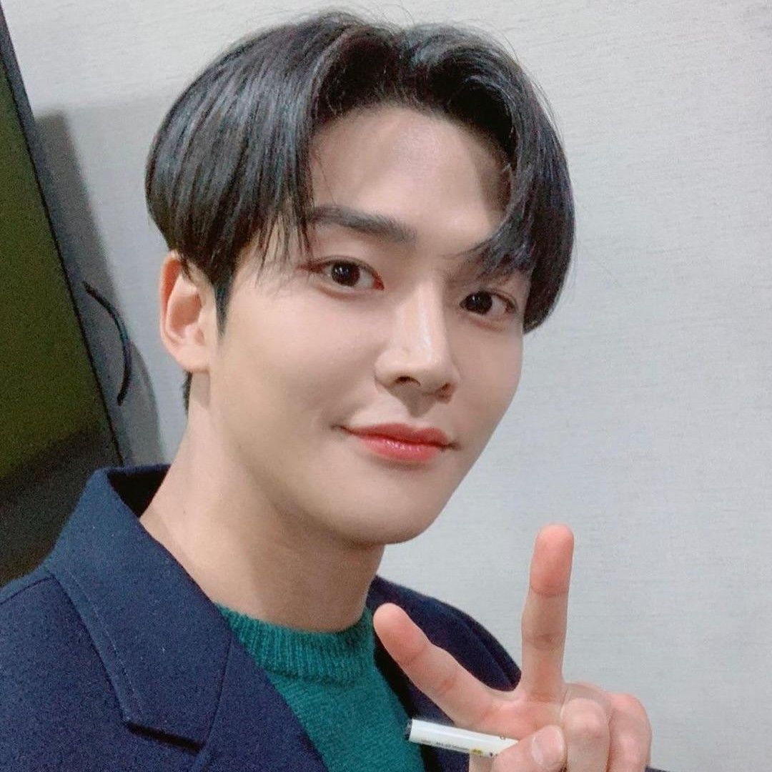 로운의 비하인드 컷