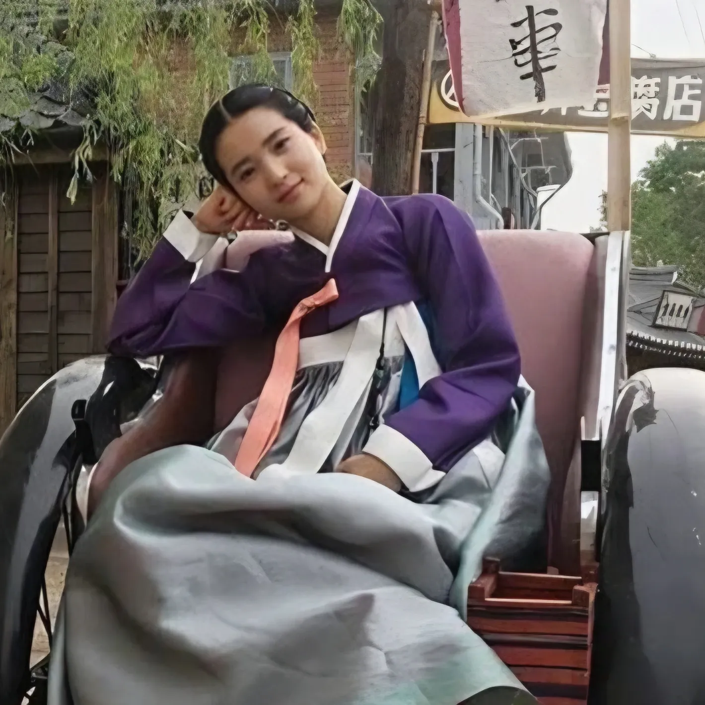 Behind-the-scenes cut of Kim Taeri