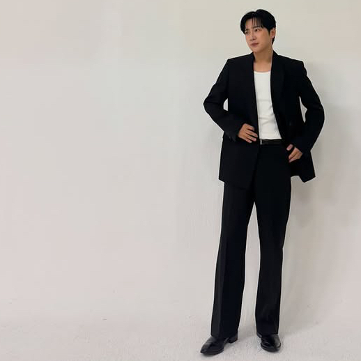 Behind-the-scenes cut of Lee Sangyeob