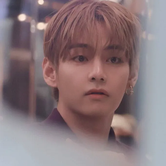 Latest photo of Kim Taehyung (V)