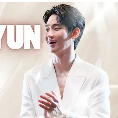 A moment captured by a fan of Kim Soohyun