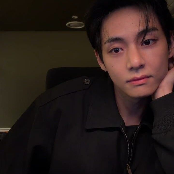 Latest photo of Kim Taehyung (V)