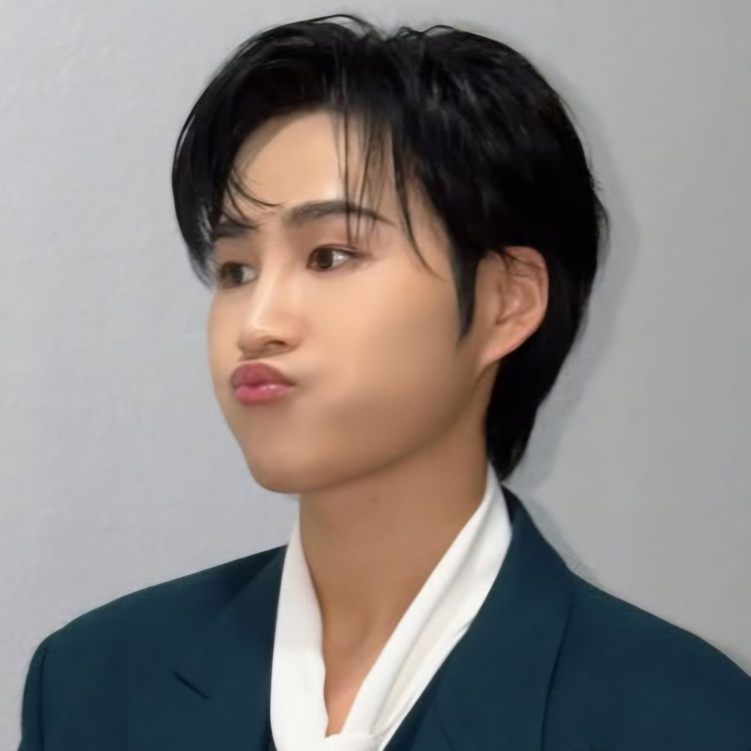 金熙栽的最新照片