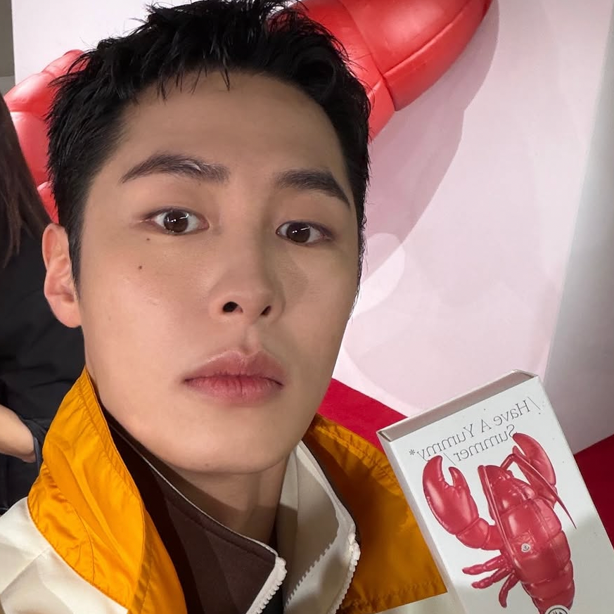 Recent activity shot of Lee Jaewook