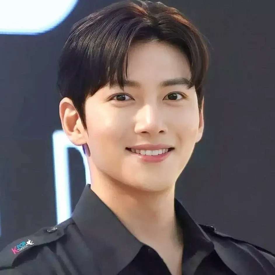 A moment captured by a fan of Ji Changwook