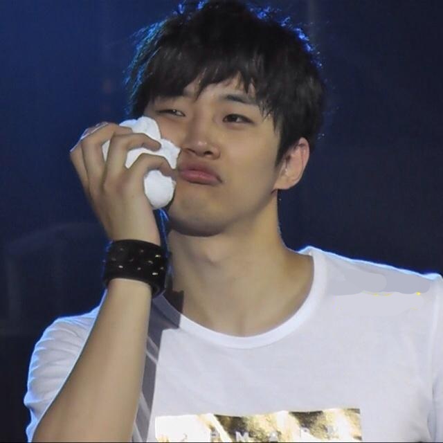 イ・ジュノの最近の活動ショット