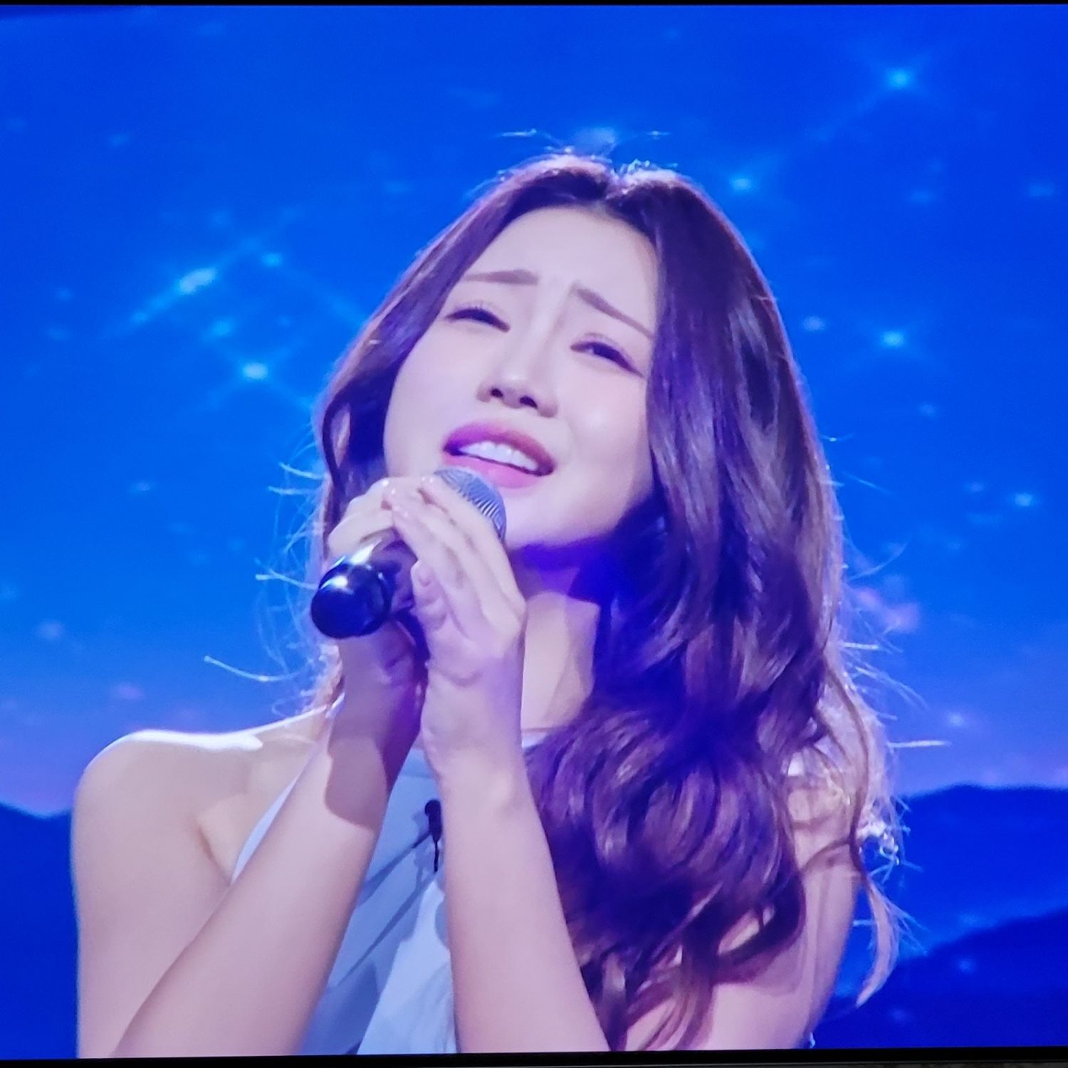 粉丝拍下的洪智允瞬间