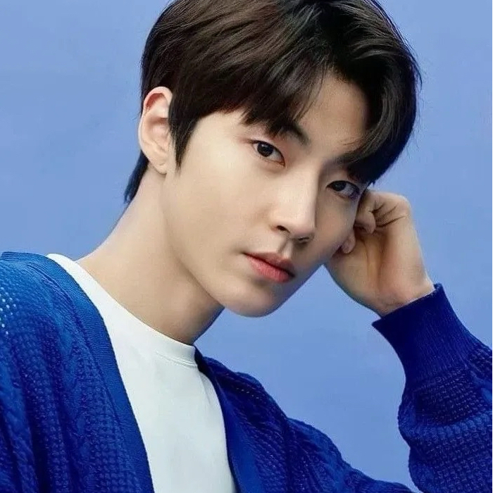 Latest photo of Hwang Inyoup