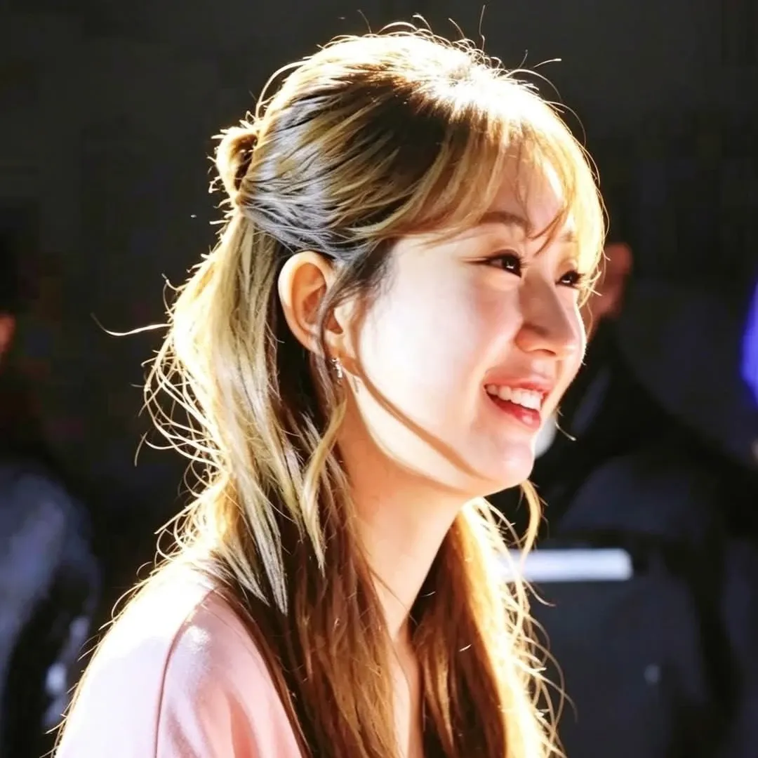 Cuplikan di balik layar dari Jeon Yujin