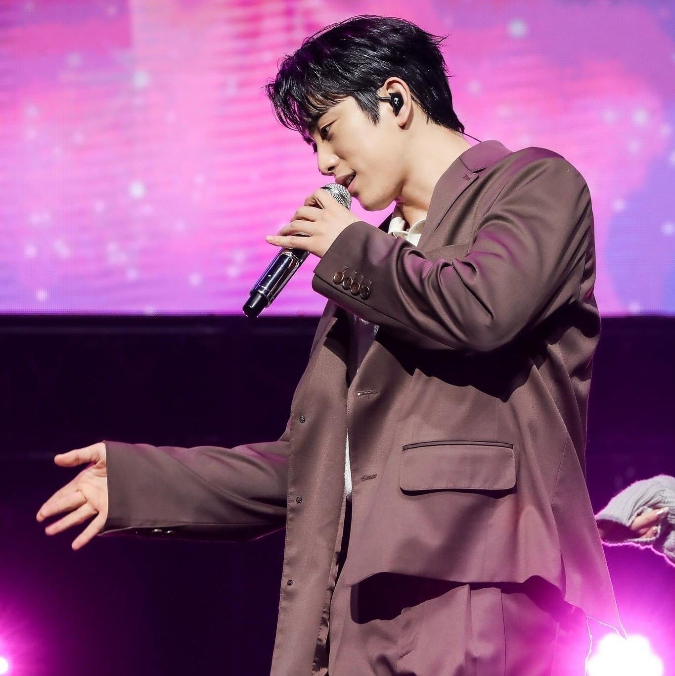 Latest photo of Park Jinyoung