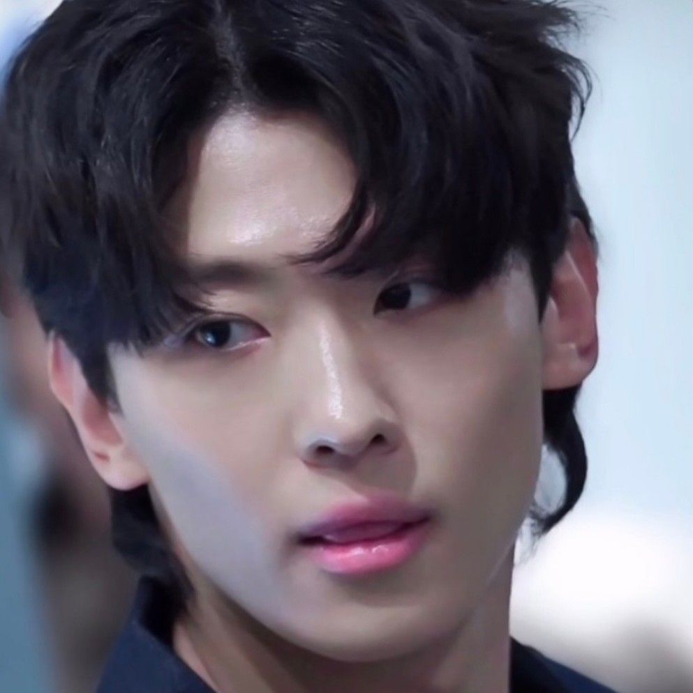 Behind-the-scenes cut of Dex