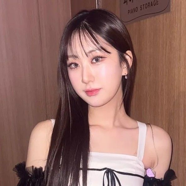 Momen yang diabadikan oleh penggemar Jeon Yujin