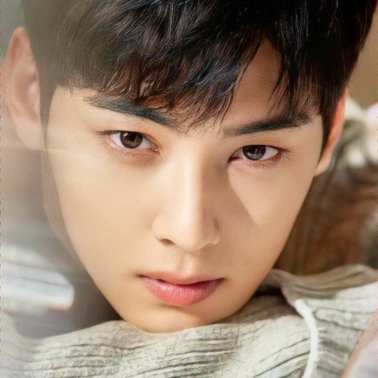 Latest photo of Cha Eunwoo