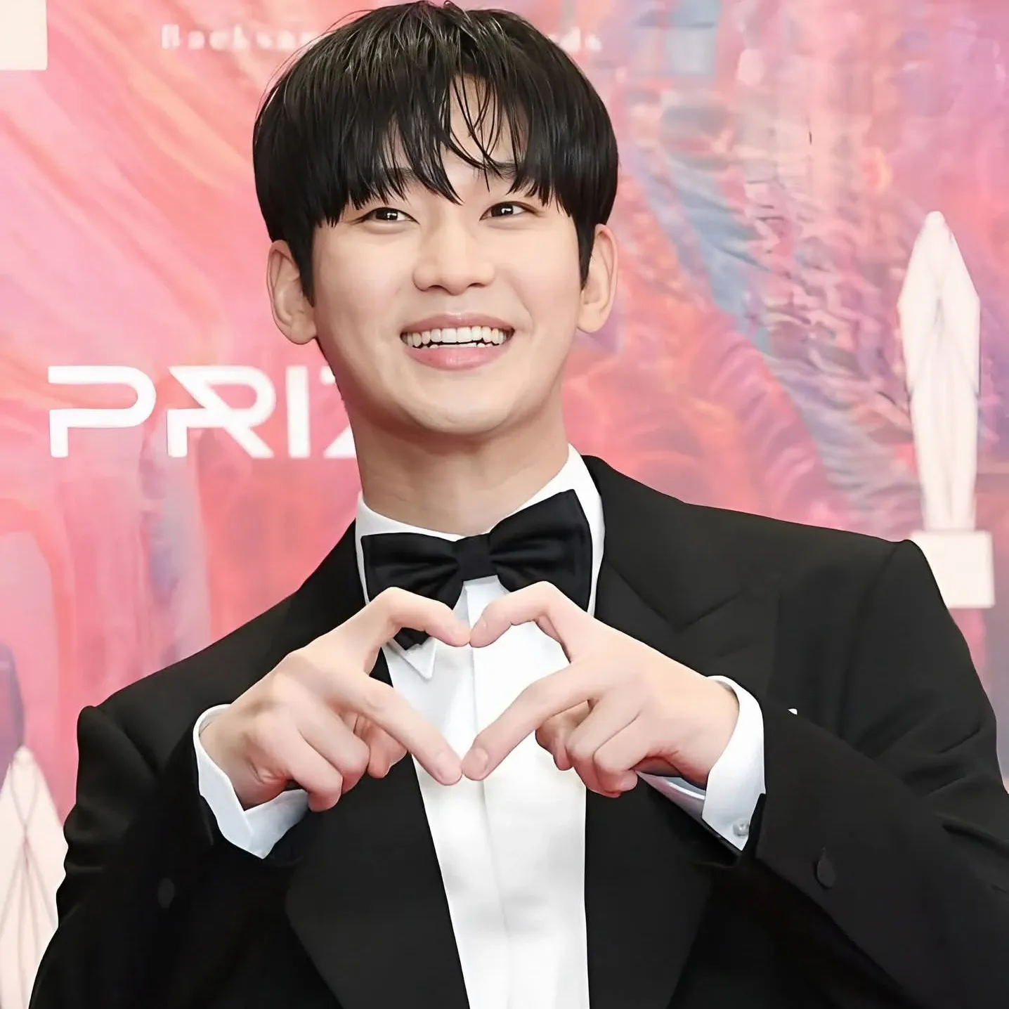 Behind-the-scenes cut of Kim Soohyun