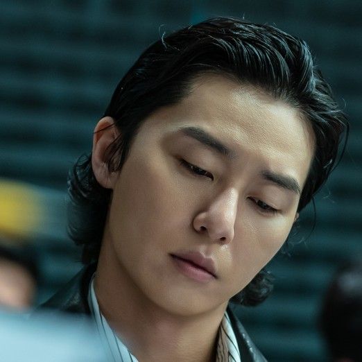 A moment captured by a fan of Park Seojoon