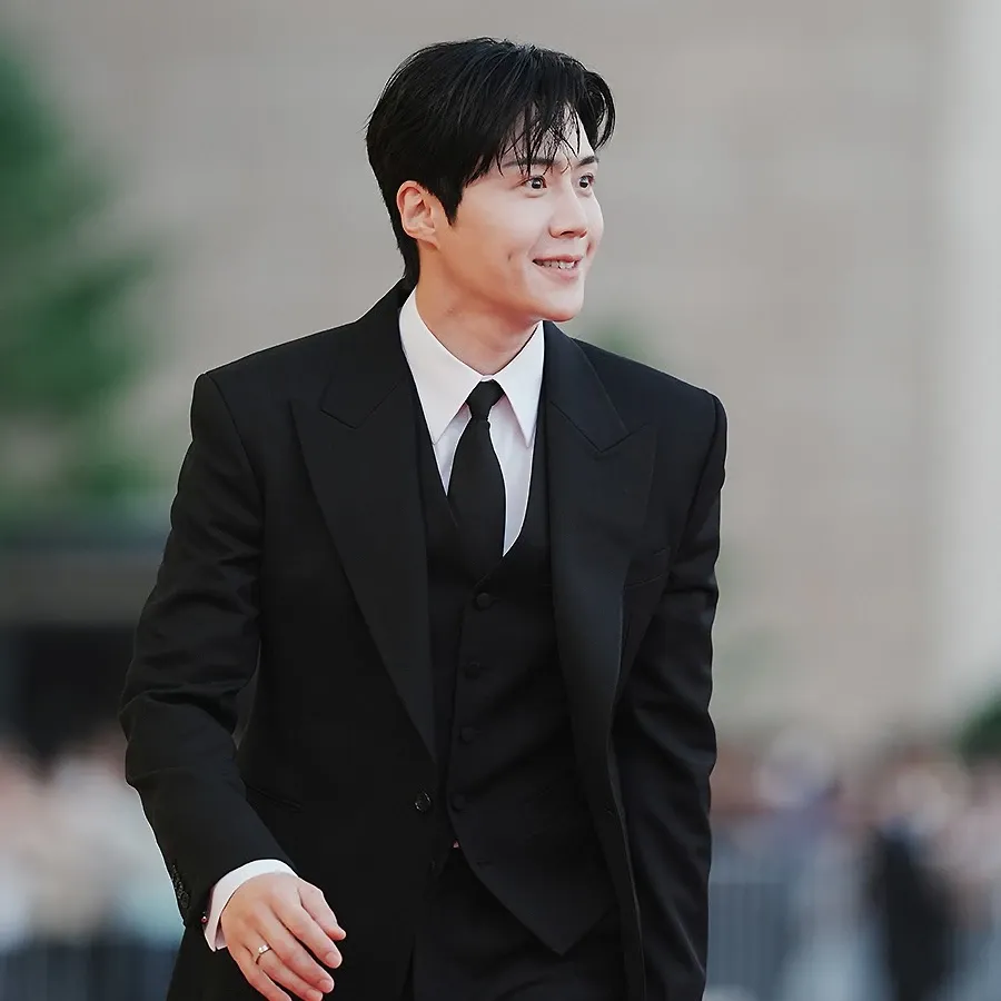 Foto terbaru dari Kim Seonho