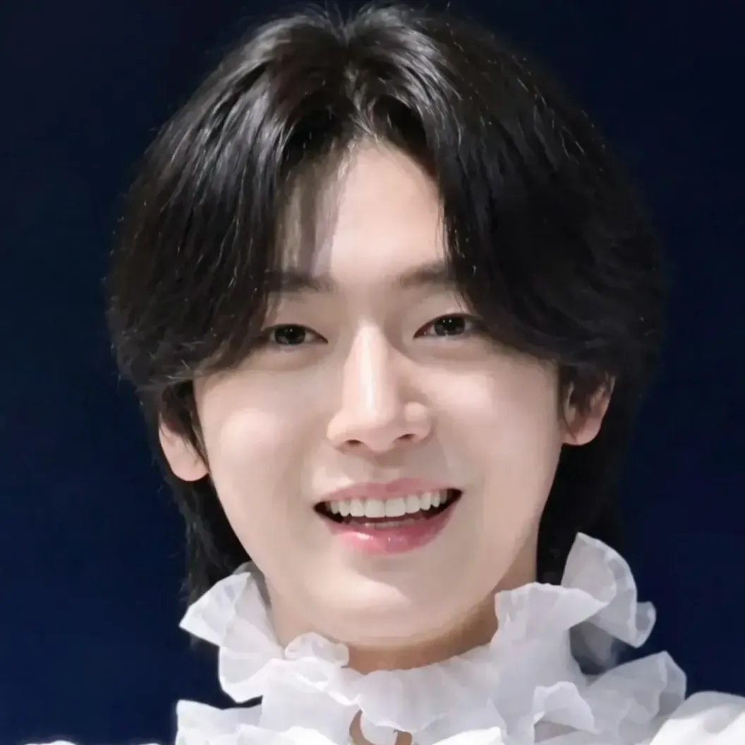 Latest photo of Kim Yongbin