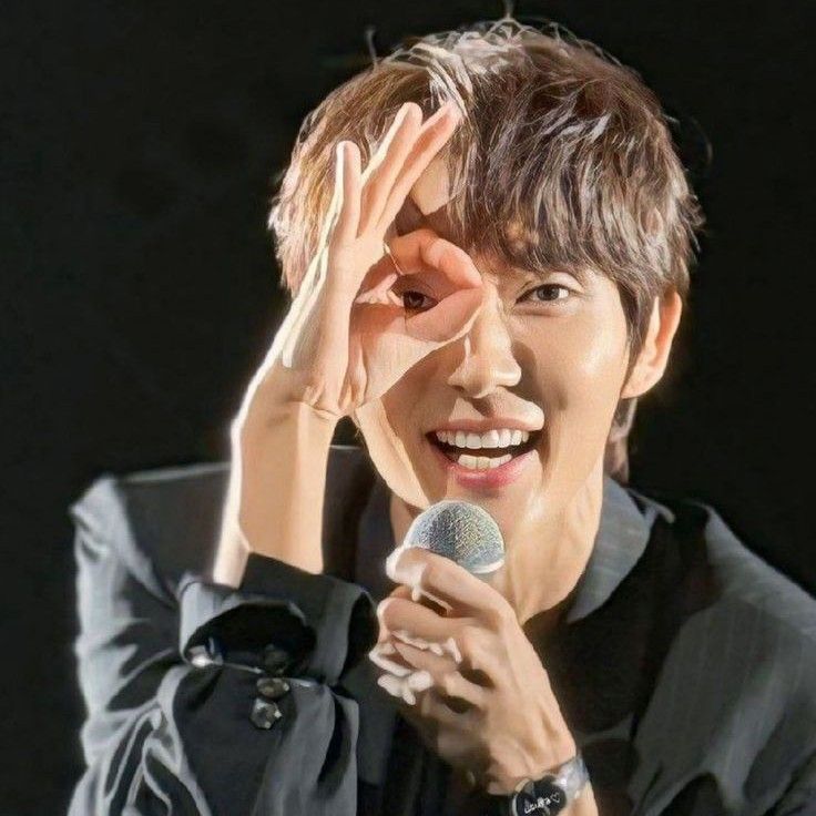 Latest photo of Lee Joongi