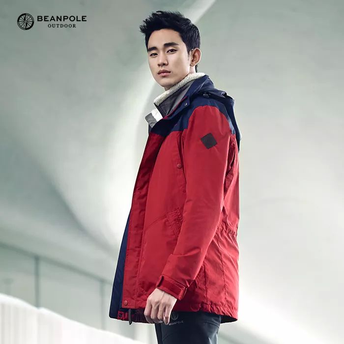 粉丝拍下的金秀贤瞬间