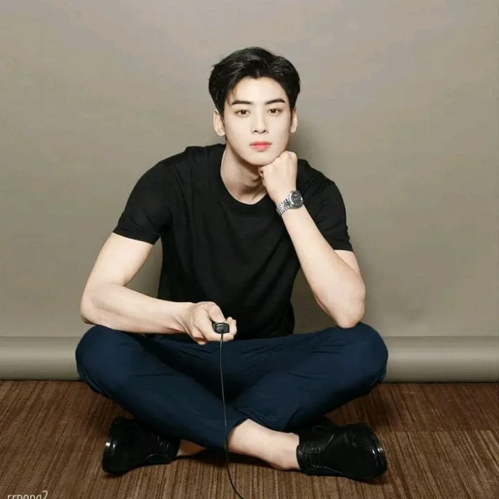 Latest photo of Cha Eunwoo
