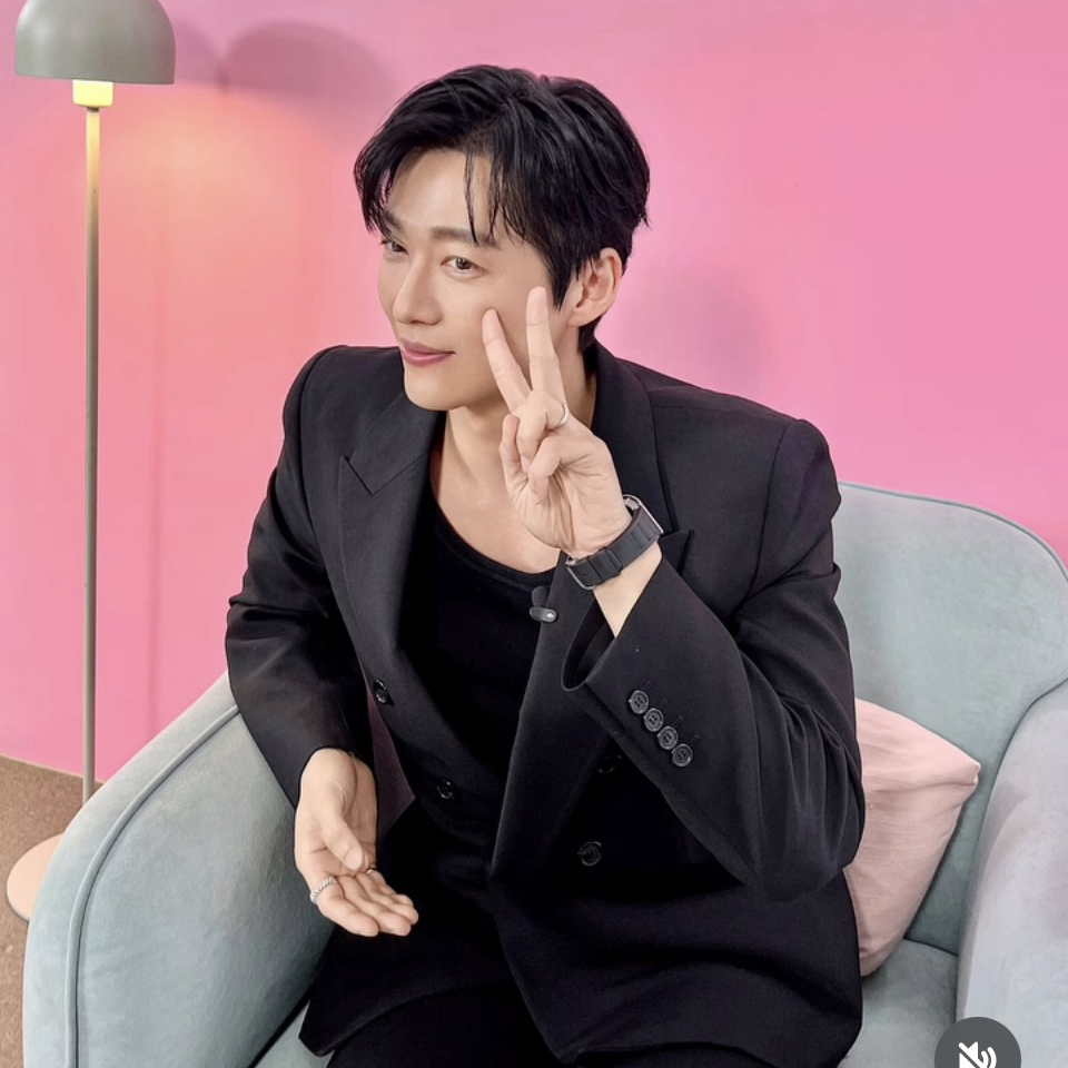 Latest photo of Namkoong Min