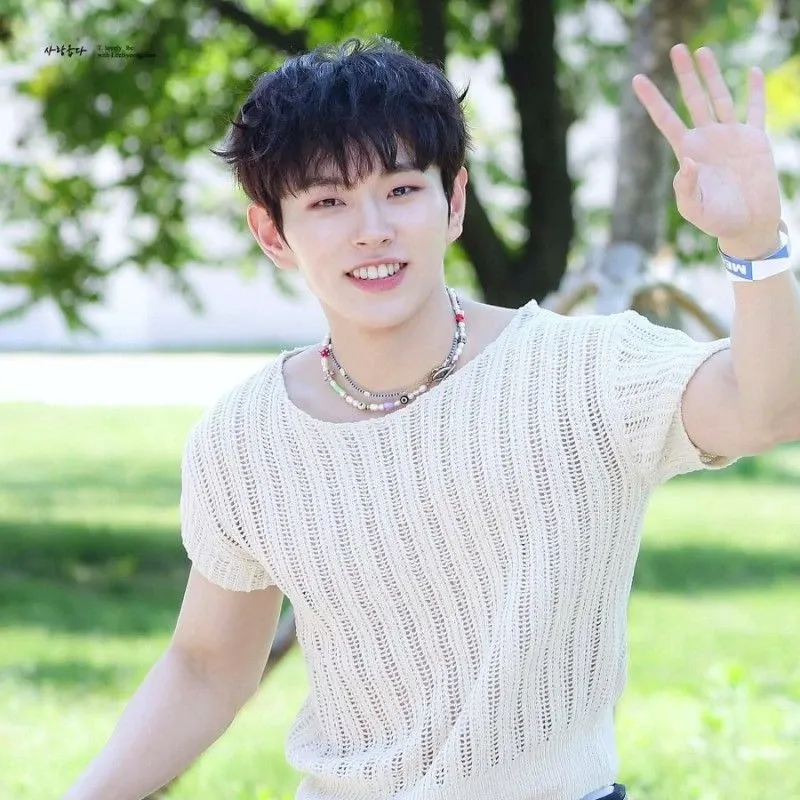 Recent activity shot of Lee Byeongchan