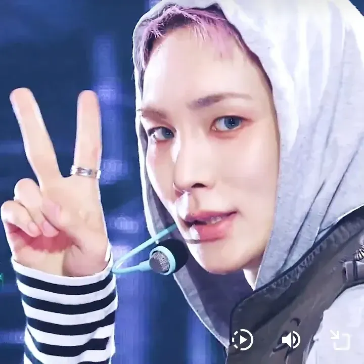 Behind-the-scenes cut of Key